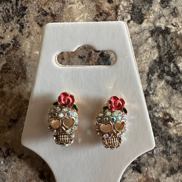 Crystal Skull Earrings with pink Rose - Picture 1 of 2